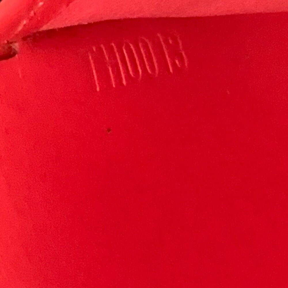 Louis Vuitton Wallet - Picture 15 of 16